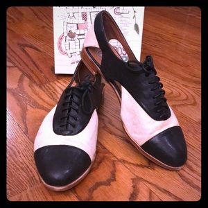 Jeffrey Campbell Prospect Cutout Oxfords B/W 8M